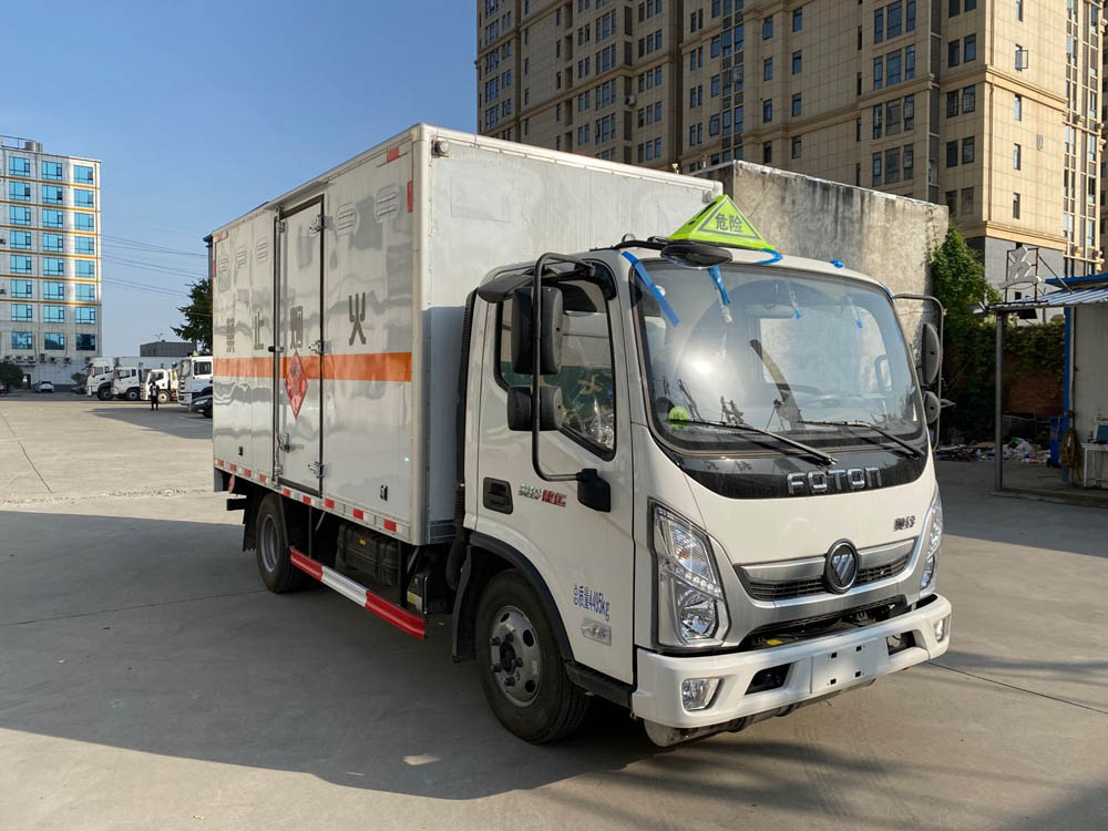 楚勝牌CSC5048XRYB6型易燃液體廂式運輸車